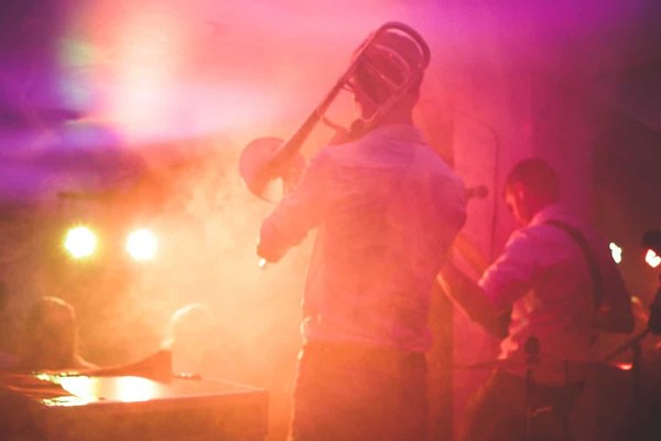 Quelles sont les meilleures villes pour une tournée des bars de jazz en Louisiane, États-Unis ?